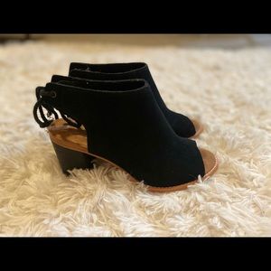 Tom's black suede Elba Desert Peep Toe Boots/booties